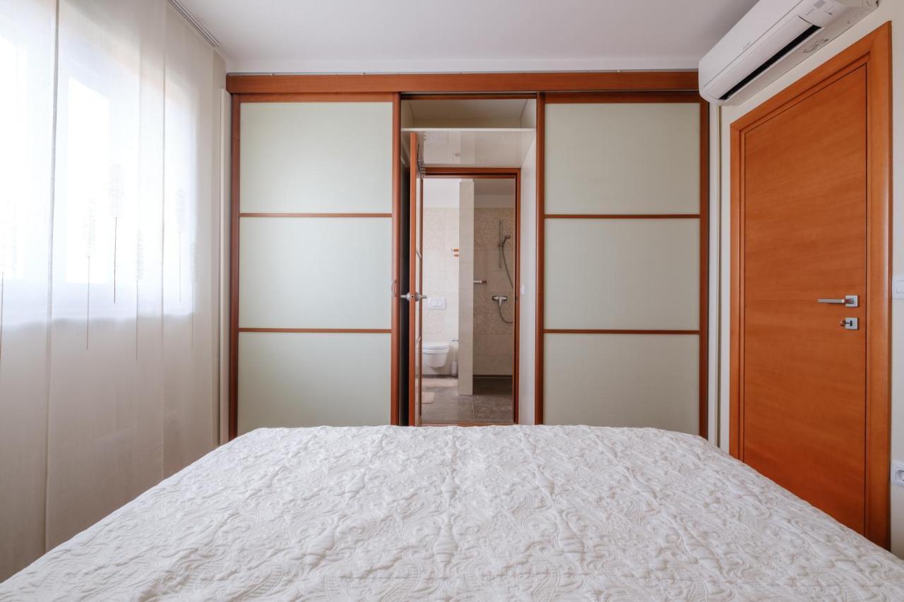 Apartmán Luana With Private Jacuzzi Zadar