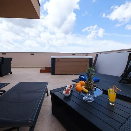Apartments Luana With Private Jacuzzi Zadar Exterior photo