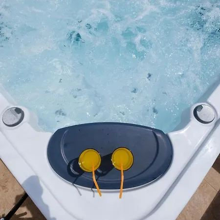 Apartments Luana With Private Jacuzzi Zadar Exterior photo