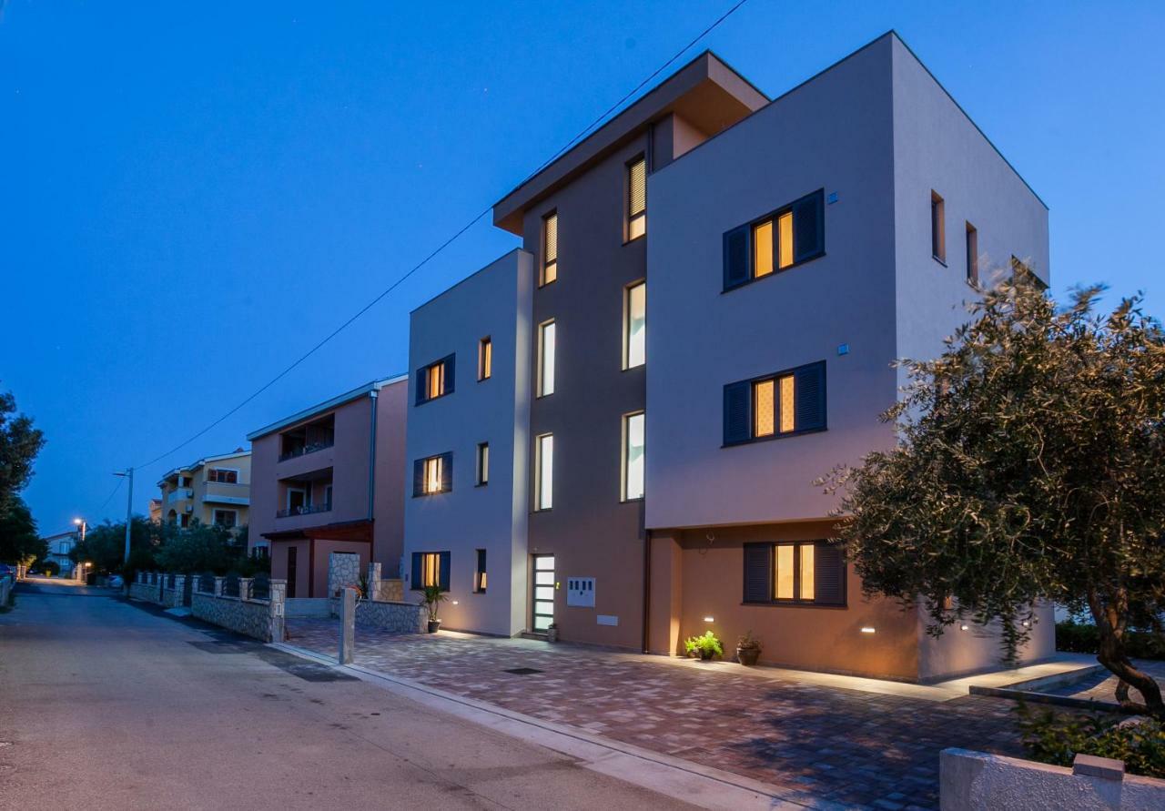Luana With Private Jacuzzi Apartment
